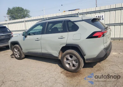 2022 Toyota Rav4 Xle z USA, uszkodzony, nr VIN 2T3P1RFV3NW284911
